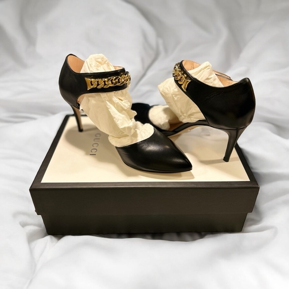 Gucci Sylvie Chain Pumps - Picture 8 of 13